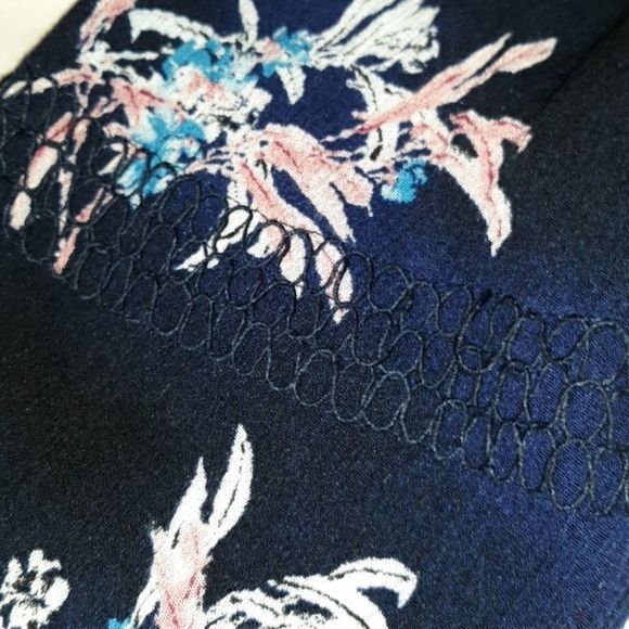 Lane Bryant‎ Spring Floral Print CHOKER-NECK Tunic - Picture 4 of 7